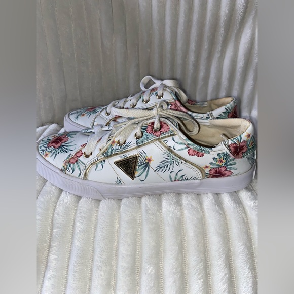 GUESS | GIRLS SNAKERS | size 6M - Picture 2 of 6